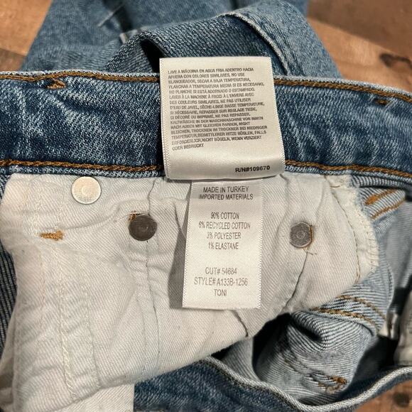 AGOLDE Toni Mid Rise Straight Leg Jean - Picture 12 of 12